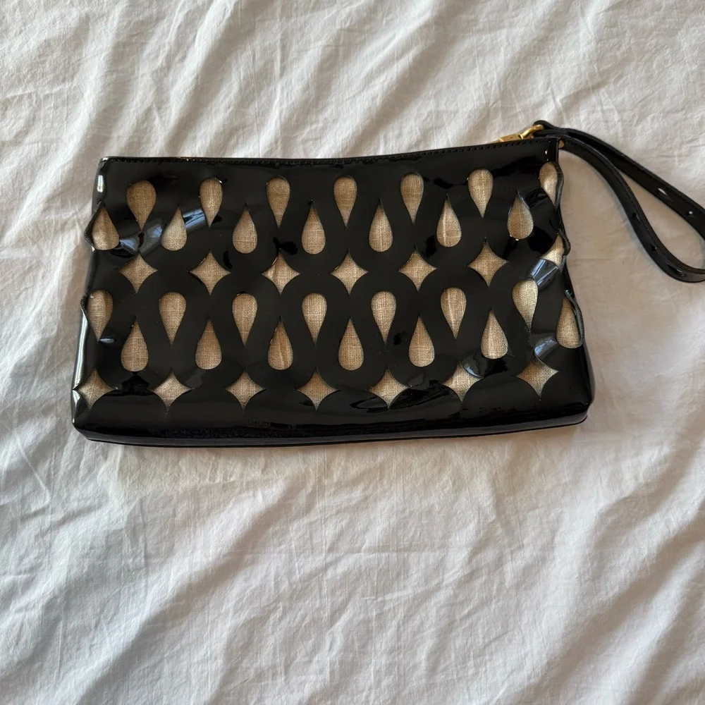 Sondra Roberts Black and Gold Wristlet Clutch, Like New!
